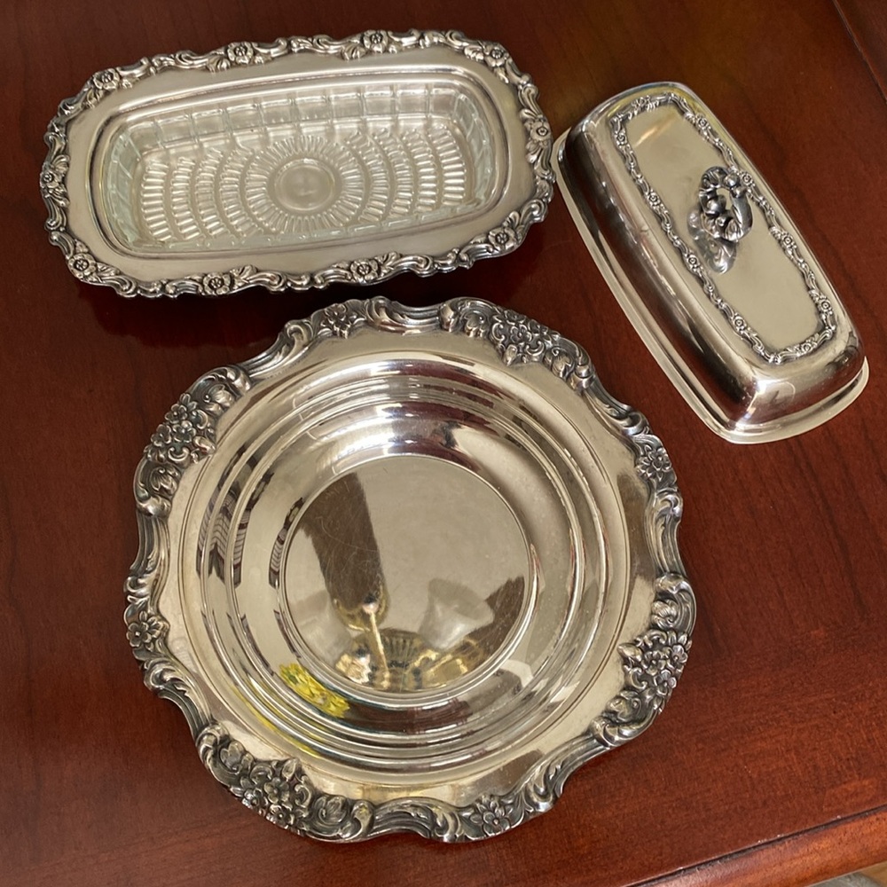 Silver Plated Wm. A Rogers Butter Dish and Bowl - Picture 9 of 10